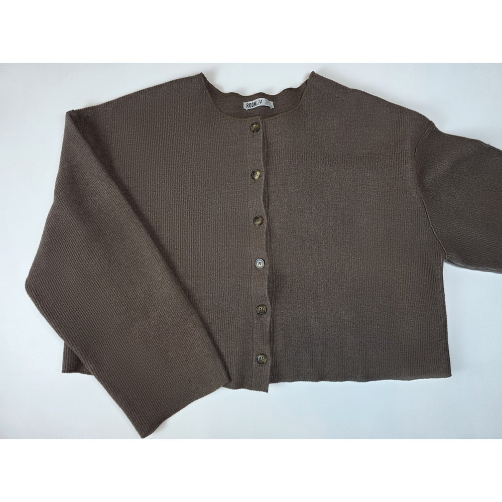 Room 34 Sweater Size Large‎ Muted Brown Button Up Crop Cardigan